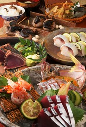 2時間飲み放題付きの「蛍槍」の素朴な料理の数々を楽しめるコースです。