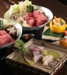 和牛のすき焼きをメインに、「蛍槍」の素朴な料理の数々を楽しめるお料理コースです。