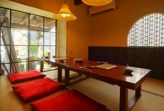 ほっとくつろぐ和空間で…。