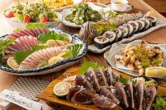 とうちゃんやおすすめのお料理のみのコースです。
+3000円で2時間飲み放題にできます。