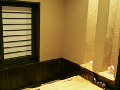   2階に完全個室座敷は接待などにもご利用下さい