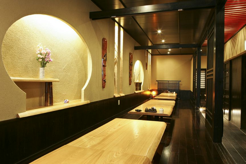 2階の貸切は少人数でもお受けします。大広間30名様可能です。