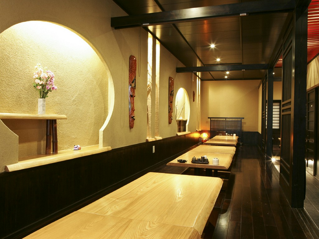 ２階の貸切は少人数でもお受けします。大広間30名様可能です。