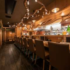 お一人様も大歓迎です　カウンター9席ございます