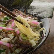 有明海海苔を贅沢に4枚トッピング！