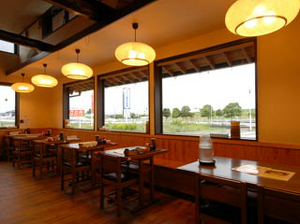 テーブル席でごゆっくり…