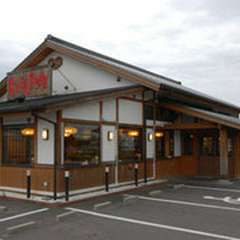 お食事時はいつも車でいっぱいです…