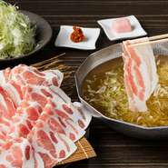 梅屋特製の自家製和出汁しゃぶしゃぶ