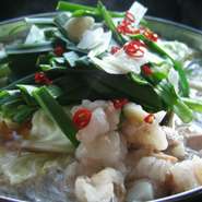 じっくりと野菜共にを煮込んだ、クセのない濃厚な豚骨出汁。