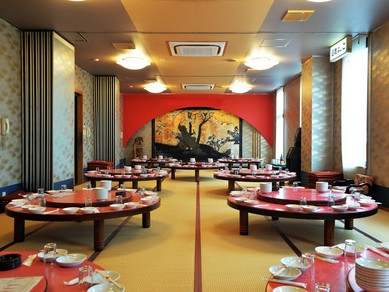 大人数の宴会にも落ち着いた和室が対応いたします。