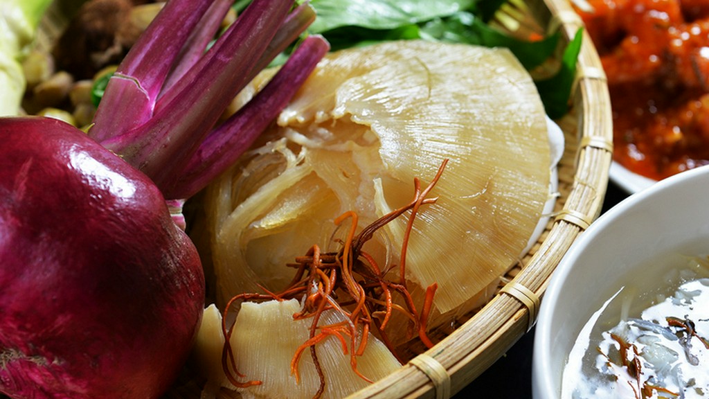 地元で獲れる「赤かぶ」と「フカヒレ」