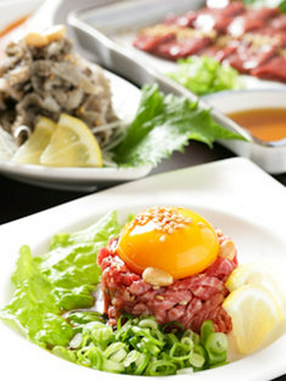 新鮮な素材だから肉の甘みが際立つ『ユッケ』です