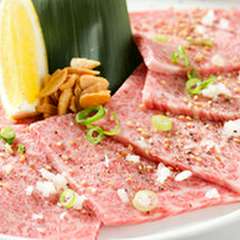 『特選ロース』は名前の通り極上の味。食感を楽しむのが通！