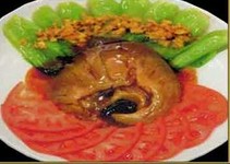 ぜいたく食材のアワビ、フカひれのついた、2時間食べ放題+飲み放題のコースです。
