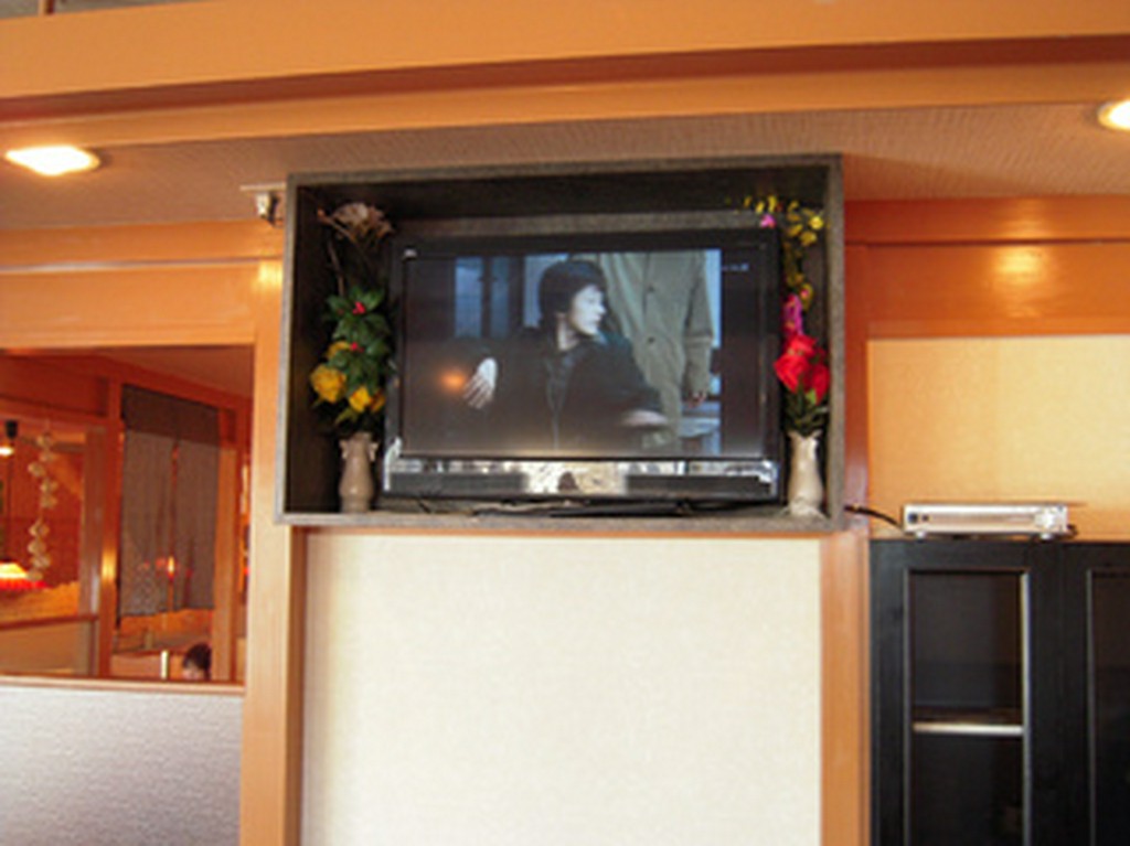 大型液晶テレビ設置いたしました。