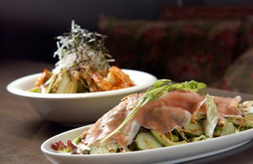 生ハムとアボカドのサラダ