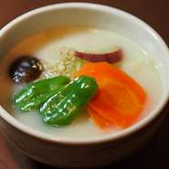 彩り野菜の煮込スープ