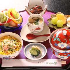 ランチタイムのみのご提供です