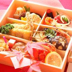 折詰は、ご自宅や会場へ出前もいたします。（写真は5400円）