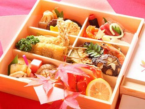 折詰は、ご自宅や会場へ出前もいたします。（写真は5400円）