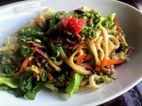 焼うどん発祥の地「小倉」で生まれたかつお出汁のきいた、さっぱり焼うどんです。