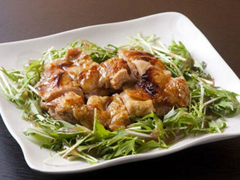 外パリパリ中はジューシー、若鶏もも焼き