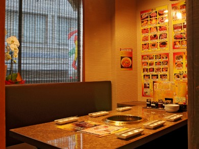 お店の奥には落ち着いた個室をご用意いたしています。