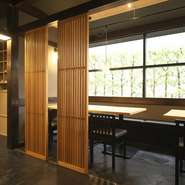 扉が動くので車イスでも入れます