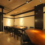 「鳥ぎんコース3,600円」と、
プラス飲み放題+2,200円がつけられます。
小人数から団体様までご利用いただけます。
ご予算やお料理内容など、お気軽にご相談ください。
