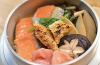 鮭五目（鴨宮店限定）1815円