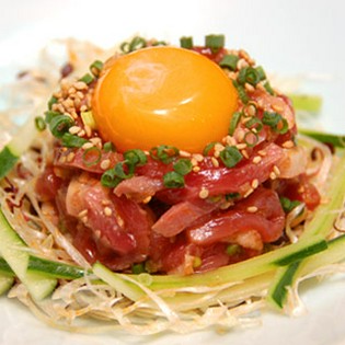 鮮度にこだわり独自ルートで仕入れている自慢の地鶏