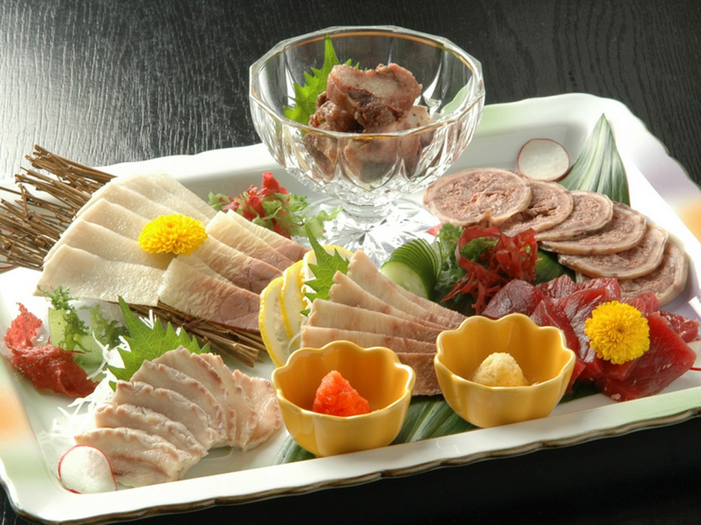 鯨盛り合わせ