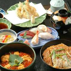 定食、丼物も充実
