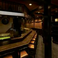 入ってすぐのお席です