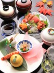 四季折々の旬を活かし創意工夫を凝らした料理の数々、和と洋が見事にマッチした自信の会席です。