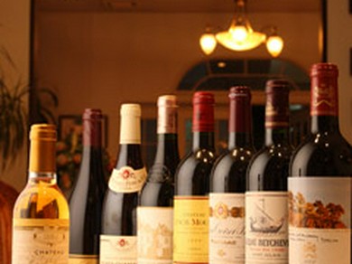 フランス産を中心にセレクトされたワイン