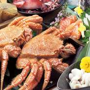北海道産毛蟹の味・香りをご堪能下さい！
(全８品)
・お刺身盛
・海水ウニ
・ボタンエビ
・蟹味噌の茶碗蒸しorお椀
・毛蟹の浜茹
・白老牛と野菜の岩塩プレート焼
・ご飯物
・デザート
※入荷状況や季節で内容変動有
