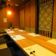 6～１２名で使える、掘りごたつ式の個室です。
接待や宴会にどうぞ！