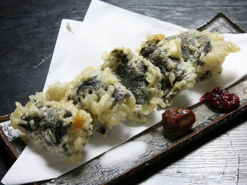 そばの磯辺揚げ。もちもちした食感が味わえます。