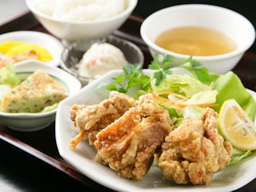 唐揚げ定食　900円