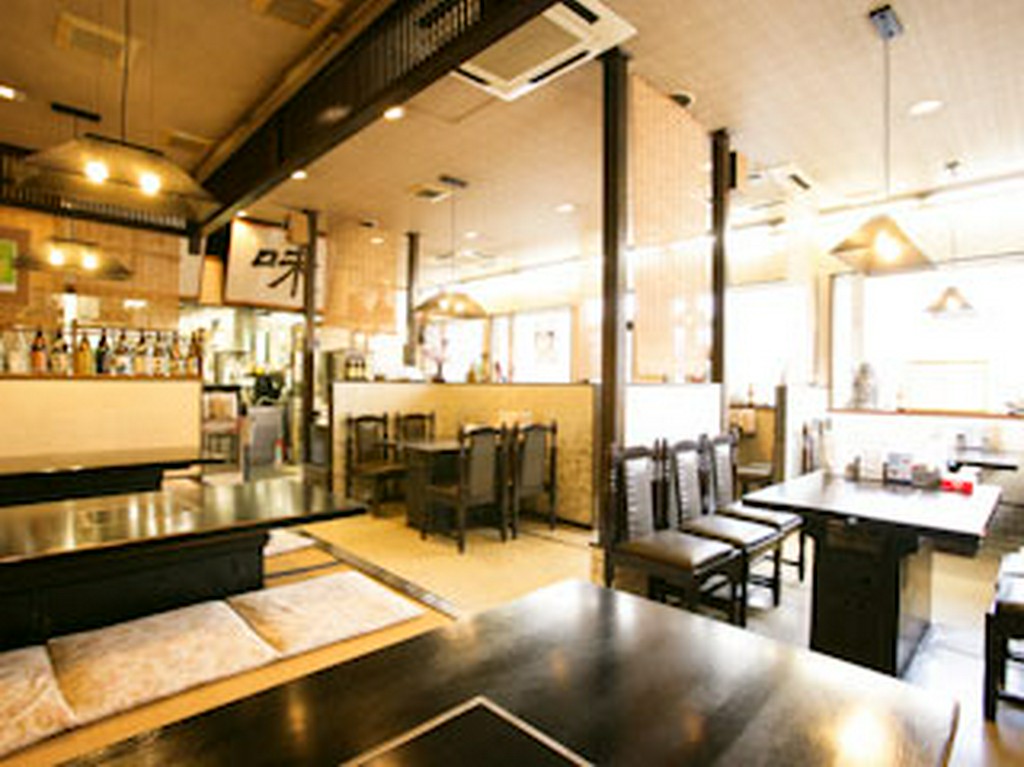 座敷もあり、ゆったりした店内