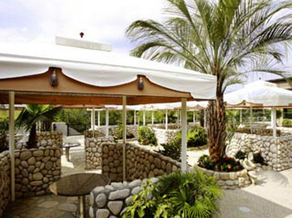 ガーデンレストラン