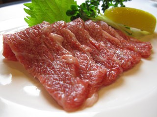 飛騨牛霜降特上牛刺身