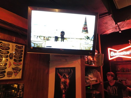 46型テレビを、始め　モニターは3台。どこからでも見られます