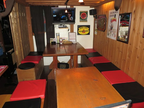 モニター完備の、ロフト席下は居心地が良いと好評です