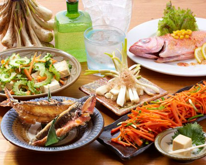 沖縄の魅力満載! 飲み放題付きのオトクなコースあり