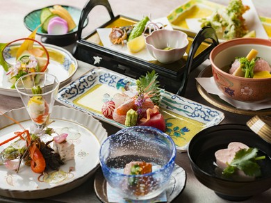 少人数から大人数まで幅広いお部屋のご用意ございます。