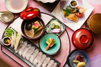 ・先付
・のど黒造りとしゃぶしゃぶ
・金沢名物「じぶ煮」
・八寸
・白御飯
・香の物
・水物