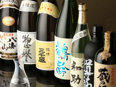 利き酒師が選ぶこだわりの地酒と、真心込めた寿司