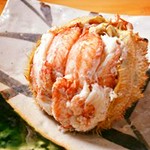 北海道産毛蟹を一匹丸ごとむき身にして、甲羅に詰めた贅沢で手軽に召し上がれる逸品です！